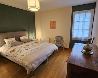 Detached house in picturesque village with beautiful view. - Mouthier-Haute-Pierre - Habitación