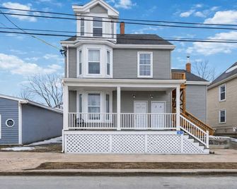 Stylish Windsor Suite Near Wineries & Fundy Coast - Windsor - Building
