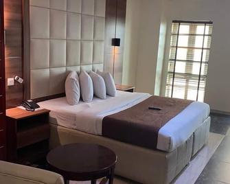 Presken Hotel at International Airport Road - Lagos - Bedroom