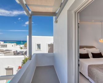 Lilly Residence-All Sea View Suites | Adults Only - Naousa