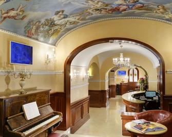 Clarion Collection Hotel Principessa Isabella - Rome - Lobby