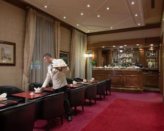 Hotel Berna - Milán - Lounge