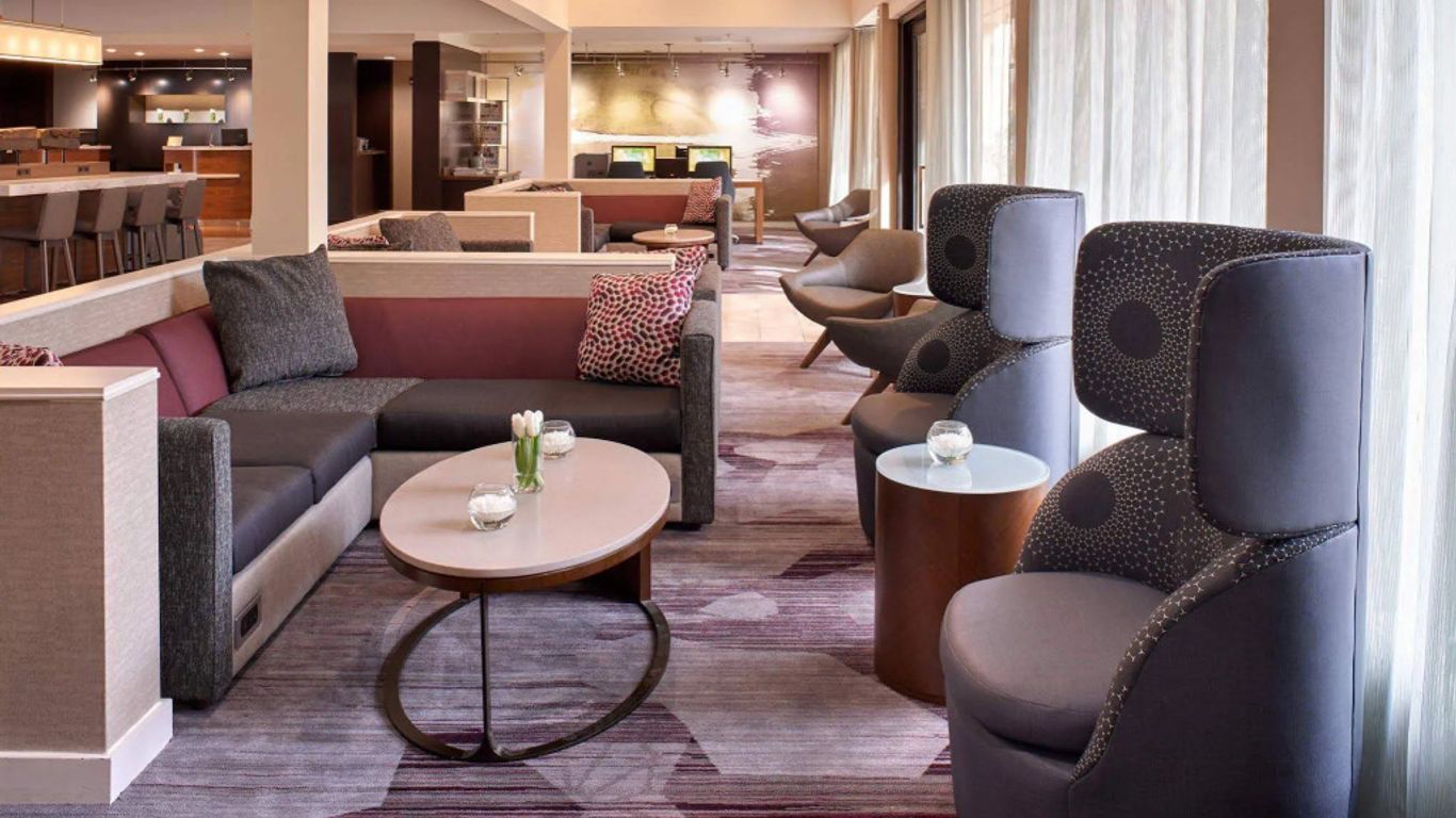 Courtyard by Marriott St Louis Downtown West