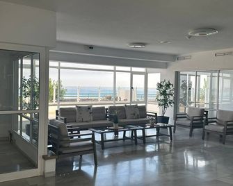 Altamira Front Line Sea View Apartment Fully Refurbished - Costa del Silencio - Lobby