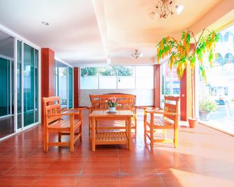 OYO 410 Diamond Boutique Hostel - Bangkok - Dining room