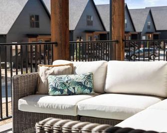 Indoor Pool! Modern Rustic Beauty! - Ridgedale - Balcony
