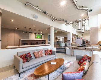 Best Western Premier Masqhotel - La Rochelle - Living room