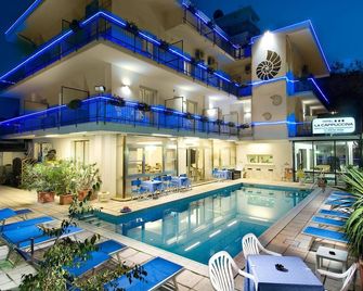 Hotel La Cappuccina - ריצ'ונה - בריכה