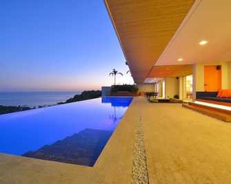 11 bedrooms private pool Villa includes Driver, Chef and maids - Malay - Pool