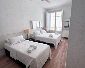 Pension La Calma - Barcelona - Balcony