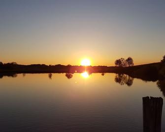 Ferme d'Antan Gers private lake heated pool .two gites 28couchages. - Lupiac - Vista del exterior