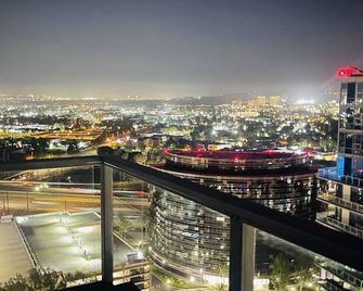 25th Floor Luxury Penthouse - Santa Ana - Balcony