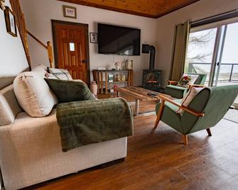 Home of the Living Sunset - Northern Bruce Peninsula - Living room