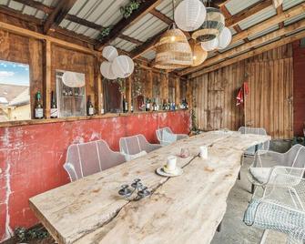 Stunning Apartment In Svaneke With Wifi - Svaneke - Bar