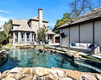 Immerse Yourself in Luxury - Dallas - Pool