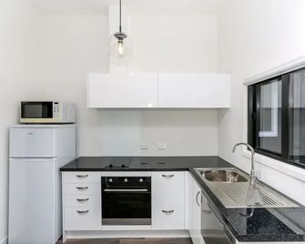 Devine On Devon Central City - New Plymouth - Kitchen