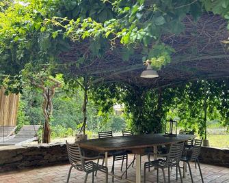 Maison Béatrice, mignonne, rénové avec terrasse et jardin, près de village - La Garde-Freinet - Innenhof