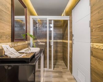 Ratchada Point Hotel - Bangkok - Baño