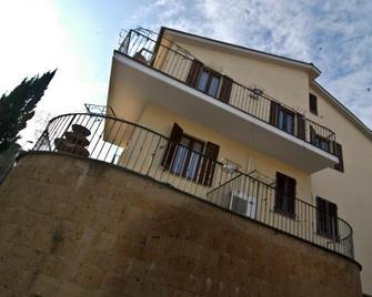 Hotel Picchio - Orvieto - Building