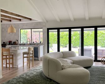 Organic Soulful Ojai Oasis - newly renovated - Ojai - Living room