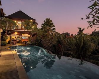 Yanyan Resort Ubud - Ubud - Pool