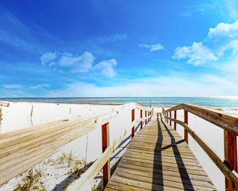 Beachfront Condo w/ Gulf View, Balcony, WiFi & Shared Outdoor Pool/Gym - Magnolia Springs - Beach