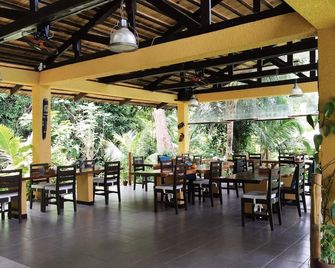 La Natura Resort - קורון - מסעדה