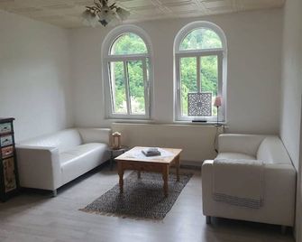 In the heart of the Elbe Sandstone Mountains - vacation apartment - Königstein/Sächsische Schweiz - Pokój dzienny