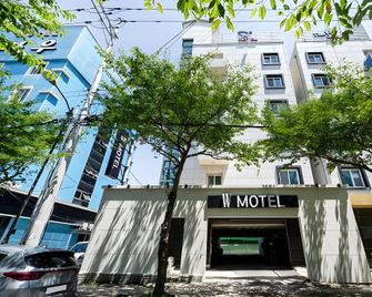 Tongyeong W - Tongyeong - Edificio