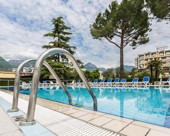 Hotel Gardesana - Riva del Garda - Pool