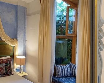 Yellow House - Hostel - Antigua Guatemala