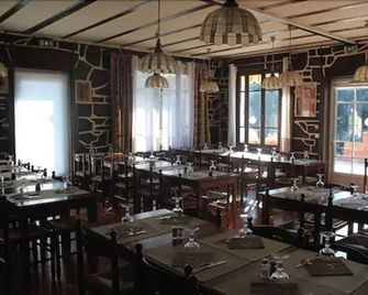 Hôtel Restaurant Maison Blanche - Rungis - Ristorante
