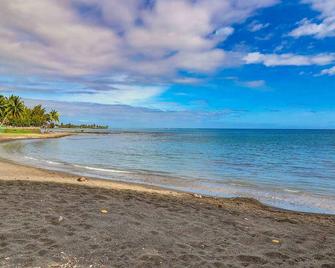 Tahiti beach house, 3 bedrooms with AC, family friendly - Arue - Strand