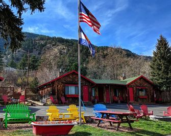 Foot of the Mountain Motel - Boulder