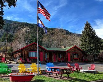 Foot of the Mountain Motel - Boulder