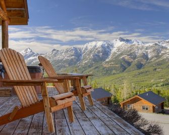 Big Sky Vacation Rentals: Cowboy Heaven Cabin 13 Bandit - Big Sky - Balcony