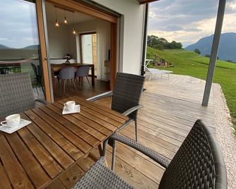 Alpine Chalet Aurora Dolomites - time out in the middle of the Lajener nature - Lajen - Патіо