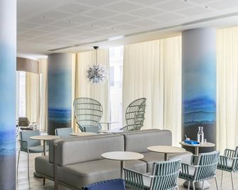 Okko Hotels Toulon Centre - Tolón - Sala de estar