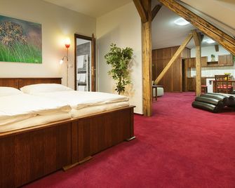 Brioni Boutique Hotel 4 - Ostrava - Living room