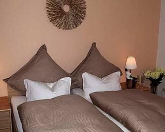 Hotel- Restaurant Kerzan´s - Dortmund - Habitación