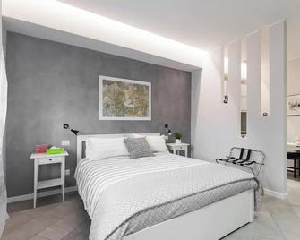 Interno 1 Ciampino Roma Luxury Apartment con balcone - Ciampino - Camera da letto
