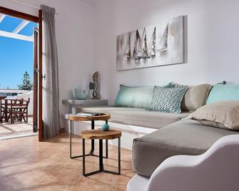 Mirabeli Apartments & Suites - Apollonia - Living room
