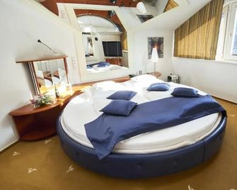 Wellness Hotel Eroplán - Rožnov pod Radhoštěm