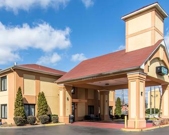 Quality Inn and Suites Memphis East - Memphis - Bâtiment