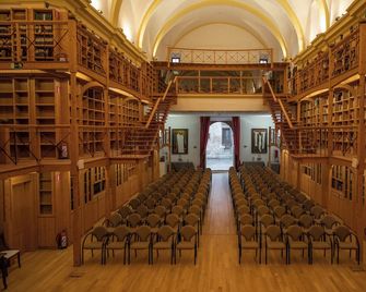 Hospederia Seminario Conciliar de San Julián - Куенка - Зал засідань