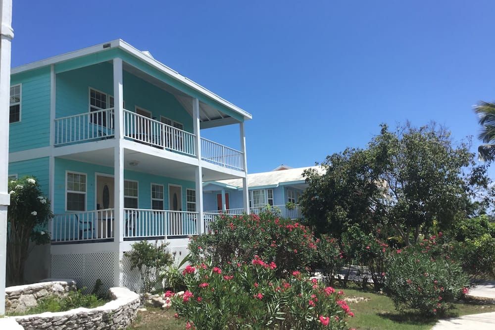 Ocean View Living on Tranquil Island - Rokers Point Settlement - בניין