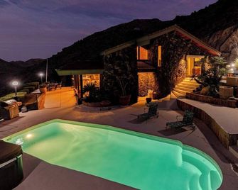 49 Palms Park Pl Joshua Tree National Park, Amazing views 5 ac estate Pool Spa - Twentynine Palms - Zwembad
