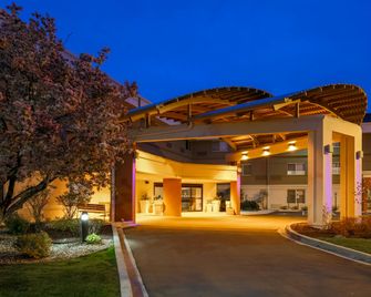 Holiday Inn Express Milwaukee-West Medical Center By IHG - Wauwatosa - Будівля