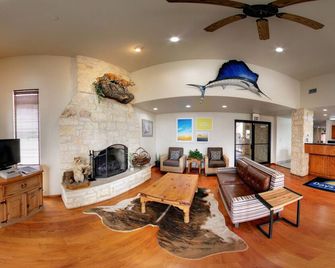 Days Inn & Suites by Wyndham Llano - Llano - Huiskamer