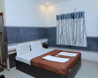 Ssr Hotel - Srikalahasti